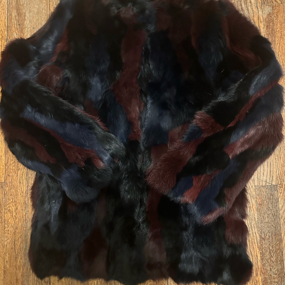 525 America Fur Coat - Picture 11 of 11
